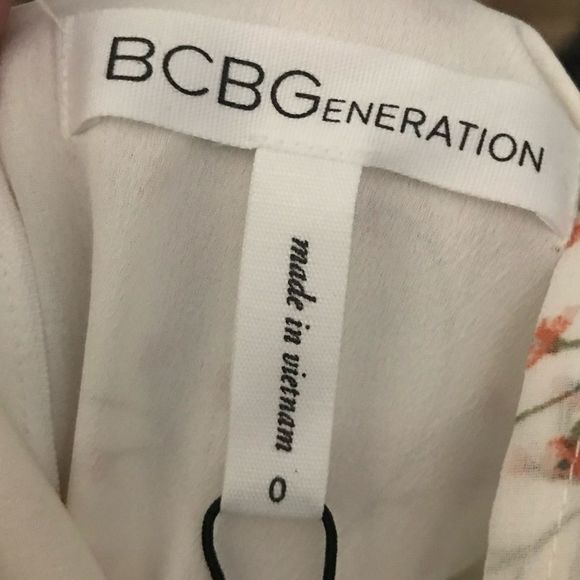 NWT $128 BCBGeneration | Flutter Sleeve | Floral Cutout Dress in Antique White - Picture 12 of 12